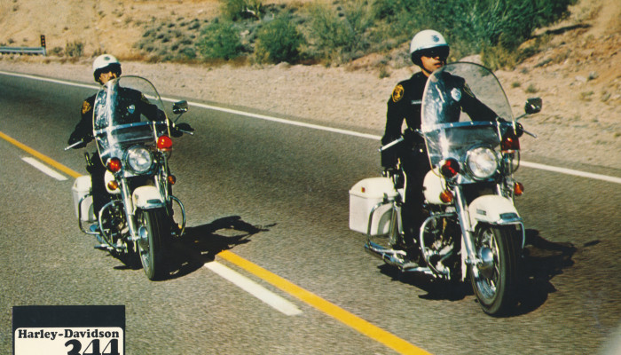 HIRES 05 Electra Glide in Blue v v2.l. Billy Green Bush Robert Blake.